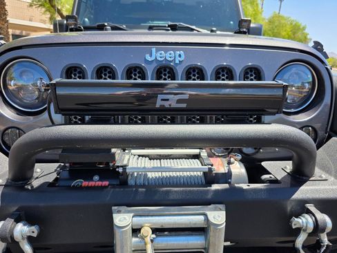 Used 2014 Jeep Wrangler Unlimited Rubicon w/ Connectivity Group AWD/4WD image 18