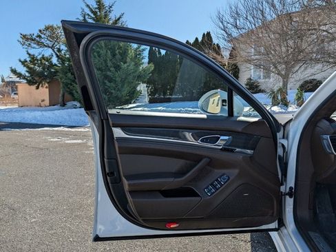 Used 2016 Porsche Panamera GTS image 10