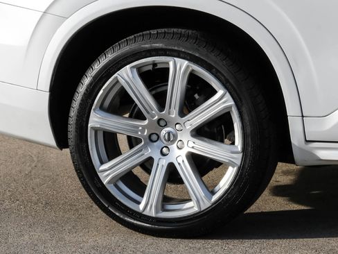 Used 2017 Volvo XC90 T6 Momentum w/ Vision Package image 60