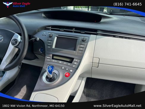 Used 2014 Toyota Prius Two FWD image 7