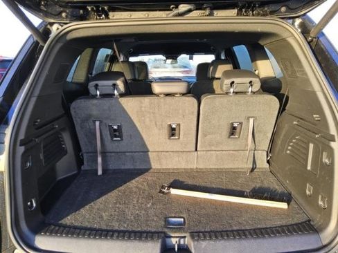 Used 2025 Buick Enclave Sport Touring image 9