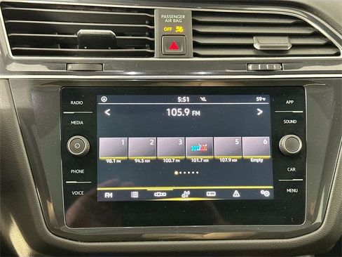 Used 2022 Volkswagen Tiguan SE R-Line image 12