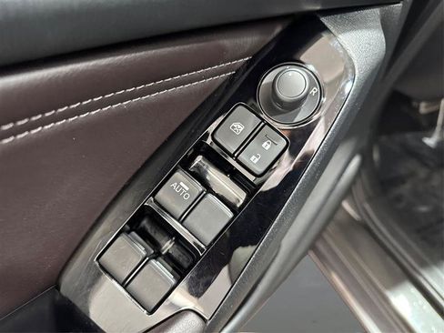 Used 2018 MAZDA MAZDA3 Touring image 27