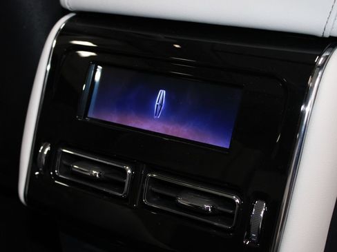New 2026 Lincoln Aviator Reserve w/ Illumination Package RWD image 25