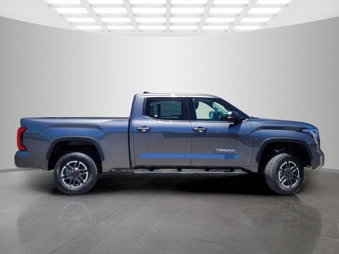 Used 2022 Toyota Tundra SR5 w/ SR5 Premium Package AWD/4WD image 3
