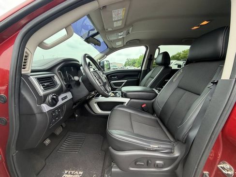 Used 2016 Nissan Titan PRO-4X AWD/4WD image 3