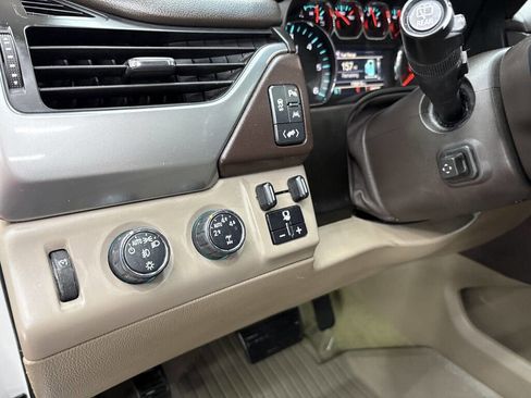 Used 2016 Chevrolet Suburban LTZ image 17