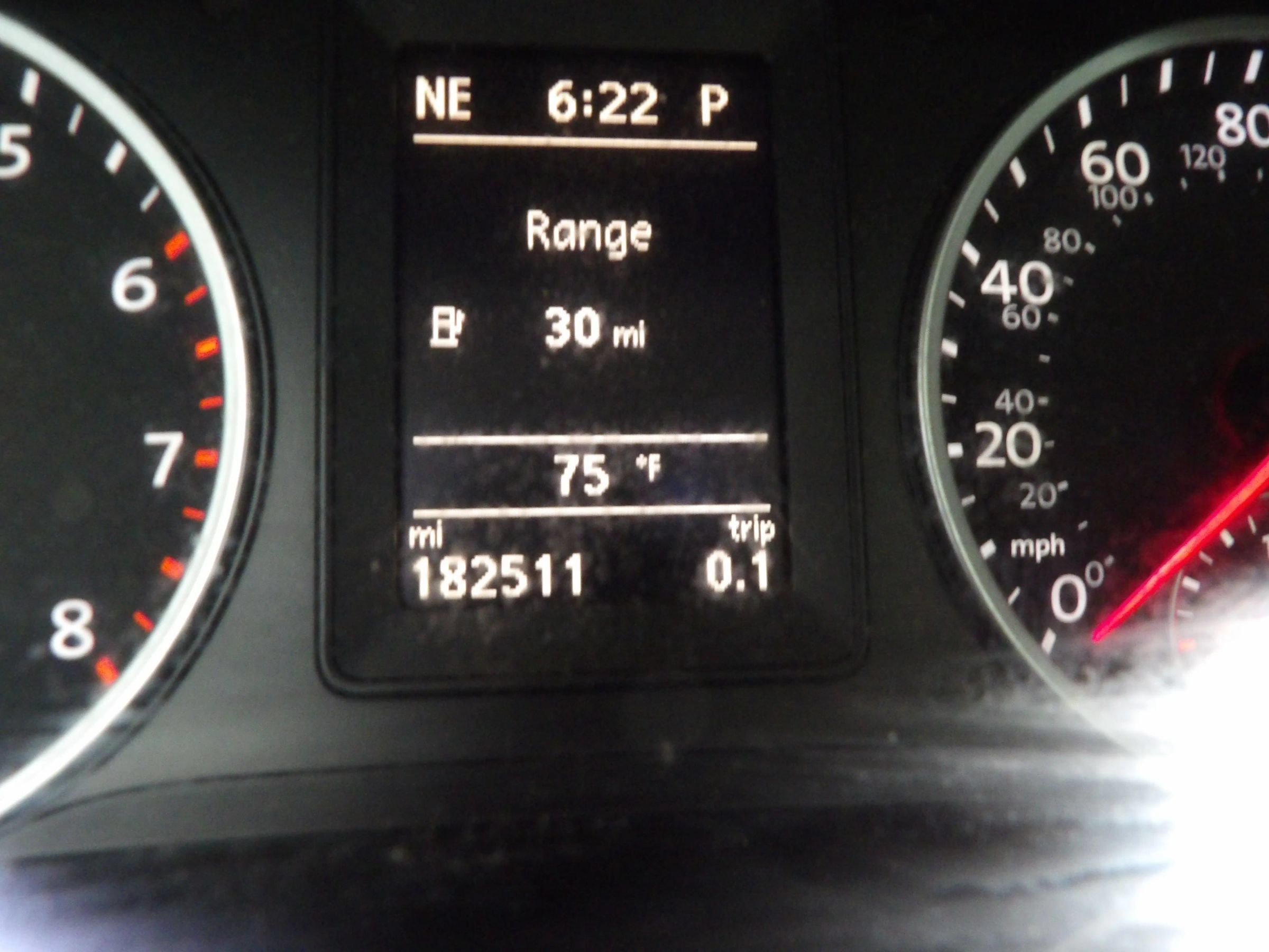 Used 2015 Volkswagen Tiguan SEL AWD/4WD image 19