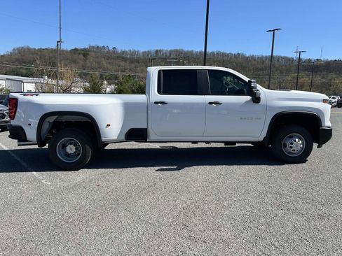 New 2026 Chevrolet Silverado 3500 W/T AWD/4WD image 2