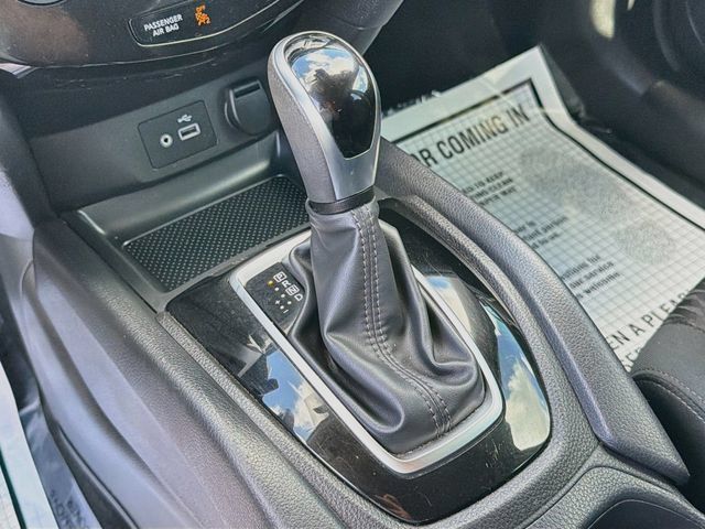 Used 2019 Nissan Rogue S FWD image 16