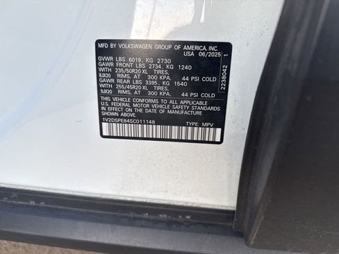 Used 2025 Volkswagen ID.4 Pro image 9