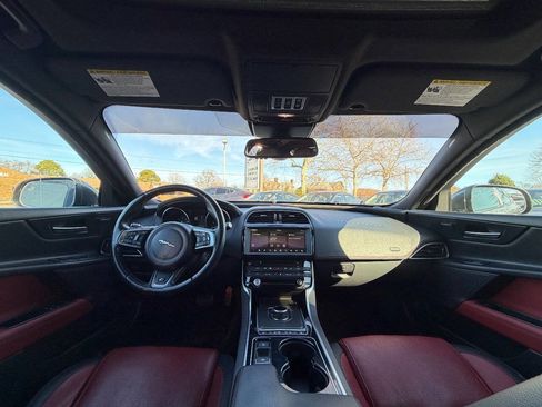 Used 2017 Jaguar XE R-Sport image 13