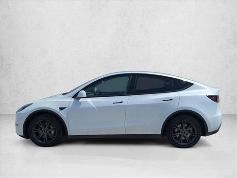 Used 2024 Tesla Model Y Long Range AWD/4WD image 9