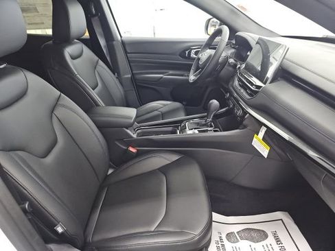 New 2026 Jeep Compass Limited image 12