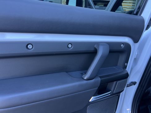 Certified 2023 Land Rover Defender 110 V8 image 30