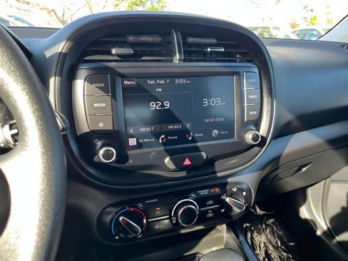 Used 2025 Kia Soul LX w/ LX Technology Package image 17