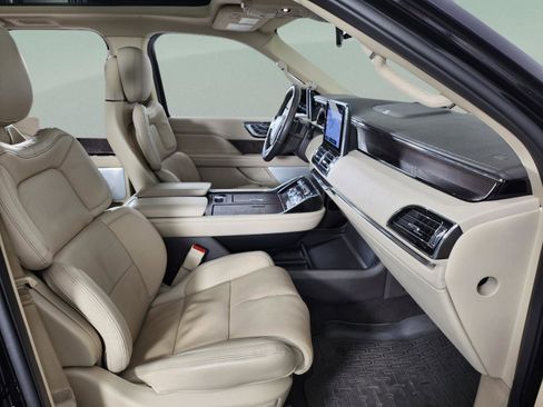Used 2021 Lincoln Navigator L Reserve image 36