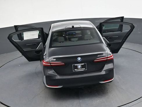 New 2026 BMW i5 eDrive40 image 43