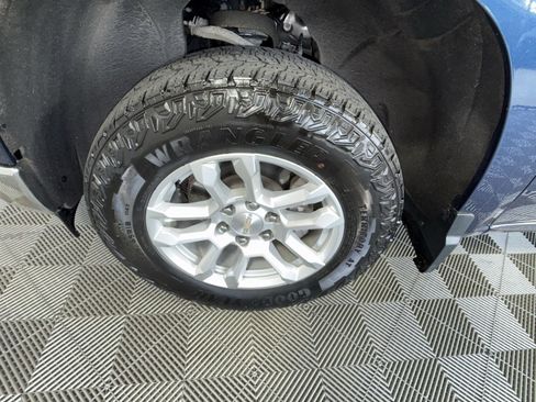 Used 2023 Chevrolet Silverado 1500 LT AWD/4WD image 12