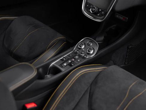Used 2019 McLaren 570S Spider RWD image 22