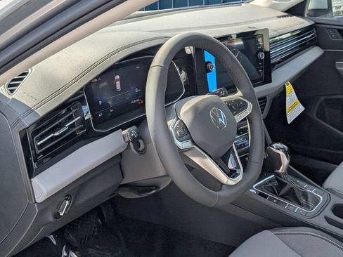 New 2026 Volkswagen Jetta SE FWD image 7