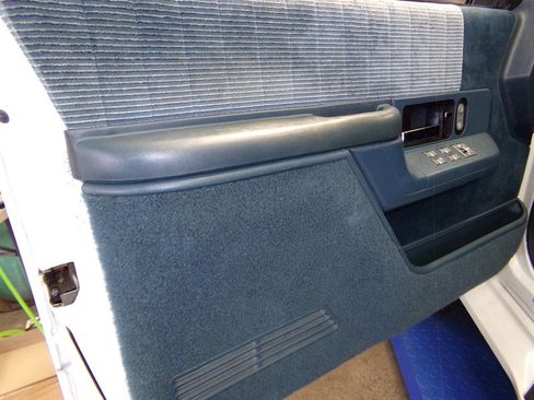 Used 1994 Chevrolet Suburban 4WD image 66