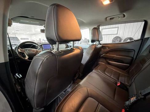 Used 2018 GMC Canyon Denali image 9