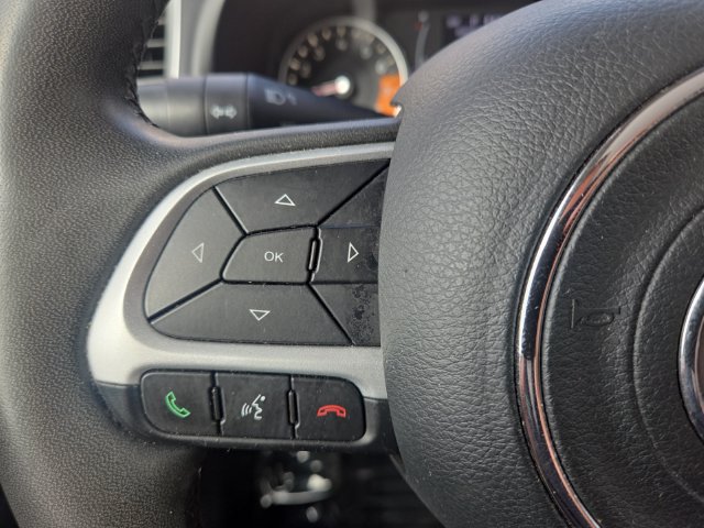 Used 2019 Jeep Renegade Latitude AWD/4WD image 20