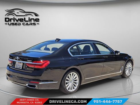 Used 2018 BMW 740i image 9