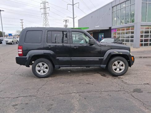 Used 2011 Jeep Liberty Sport w/ Popular Equipment Group image 4