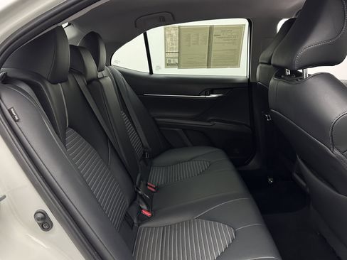 Used 2024 Toyota Camry SE image 31