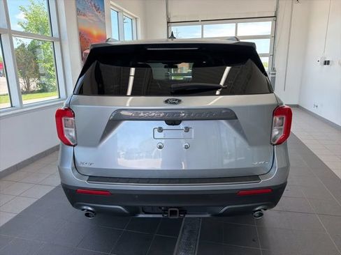 Certified 2023 Ford Explorer XLT w/ Equipment Group 202A AWD/4WD image 4