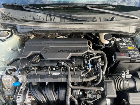 Used 2025 Kia K4 LXS image 32