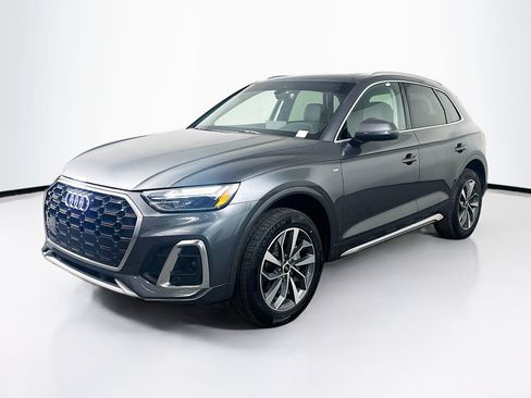 Used 2023 Audi Q5 2.0T Premium w/ Convenience Package AWD/4WD image 3
