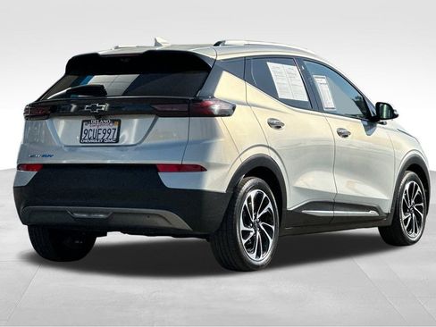 Used 2022 Chevrolet Bolt EUV Premier w/ Sun & Sound Package image 5