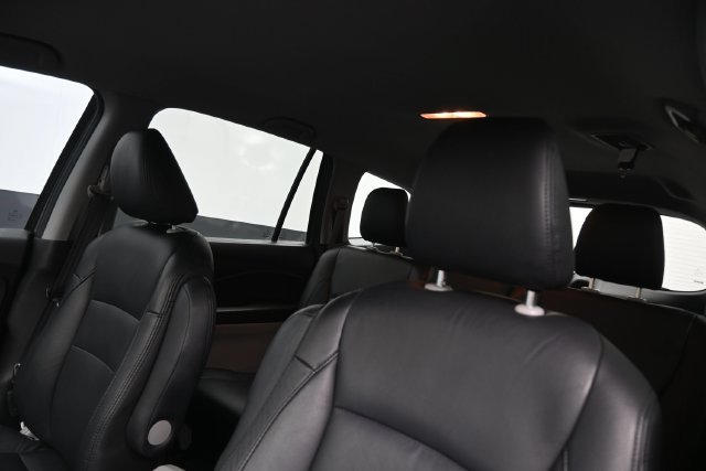 Used 2021 Honda Pilot EX image 2