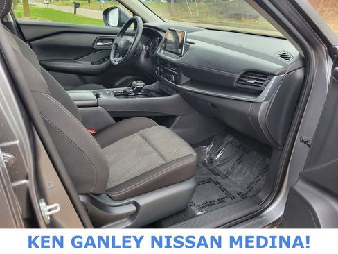 Used 2025 Nissan Rogue SV image 52