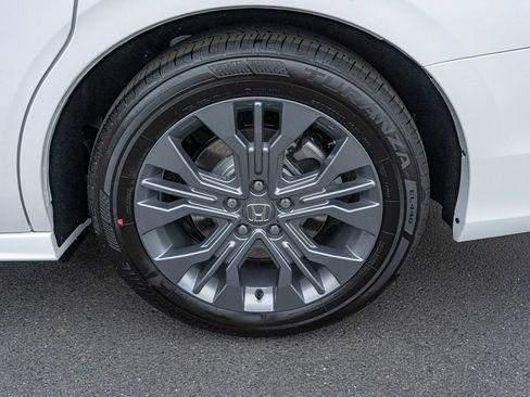 New 2026 Honda Odyssey Touring image 10