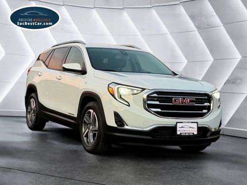 Used 2021 GMC Terrain SLT image 3