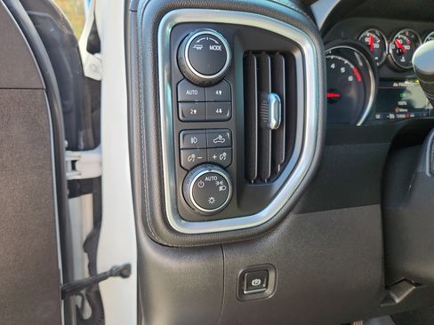 Used 2021 Chevrolet Silverado 1500 LT Trail Boss w/ Bed Protection Package image 25