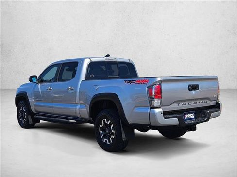 Used 2022 Toyota Tacoma TRD Off-Road w/ TRD Premium Off Road Package AWD/4WD image 7