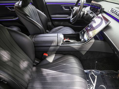 Certified 2023 Mercedes-Benz S 500 4MATIC image 15