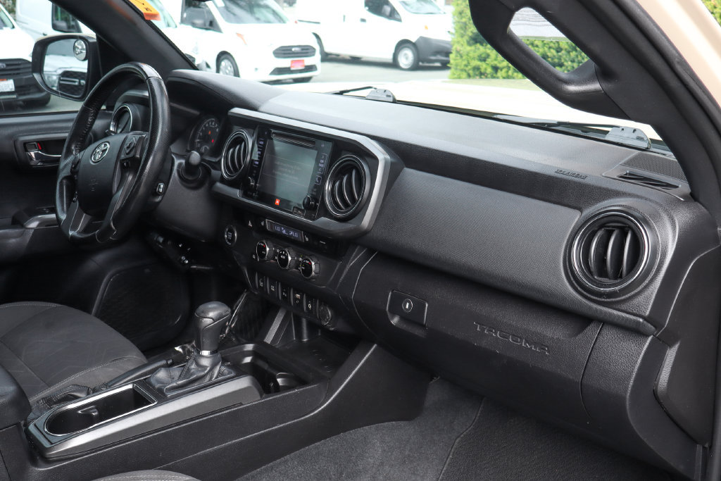 Used 2016 Toyota Tacoma TRD Sport RWD image 45