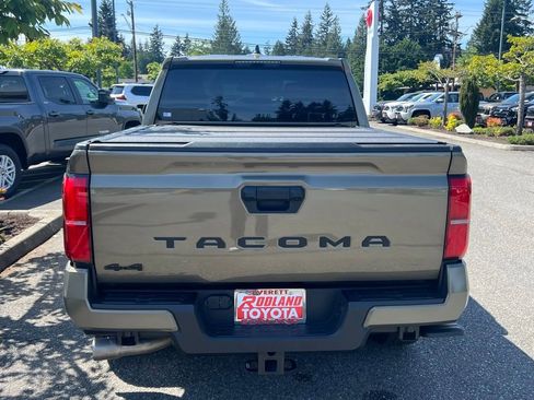 Certified 2025 Toyota Tacoma TRD Off-Road AWD/4WD image 8