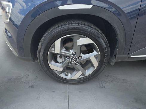 Used 2025 Hyundai Venue Limited FWD image 14