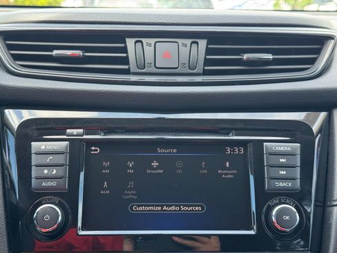 Used 2018 Nissan Rogue S FWD image 23