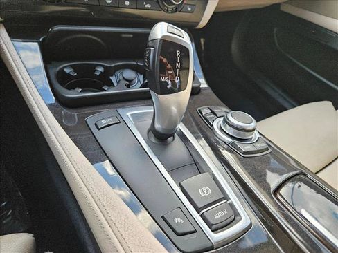 Used 2011 BMW 528i Sedan image 11