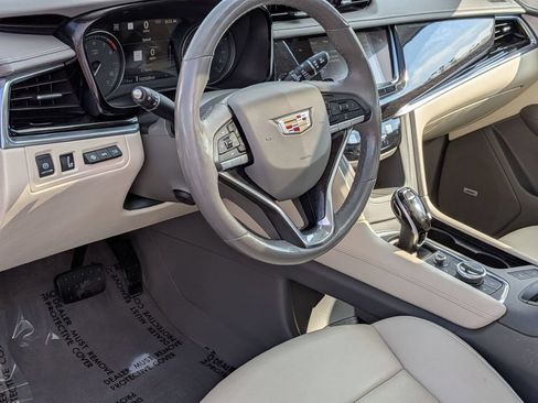 Used 2020 Cadillac XT6 Premium Luxury AWD/4WD image 16