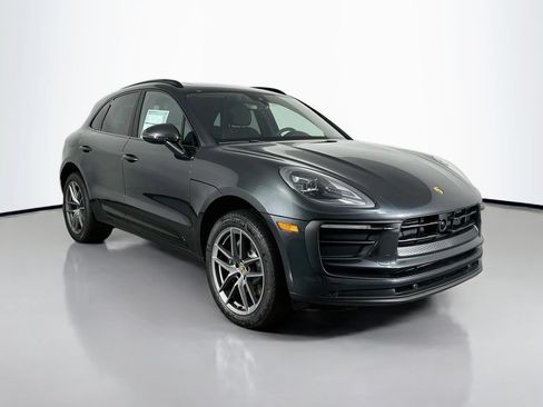 Certified 2026 Porsche Macan AWD/4WD image 7