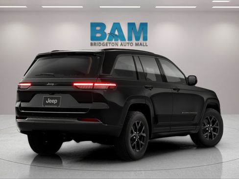 New 2026 Jeep Grand Cherokee Altitude AWD/4WD image 6